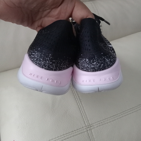 Nike shoes - Picture 3 of 7